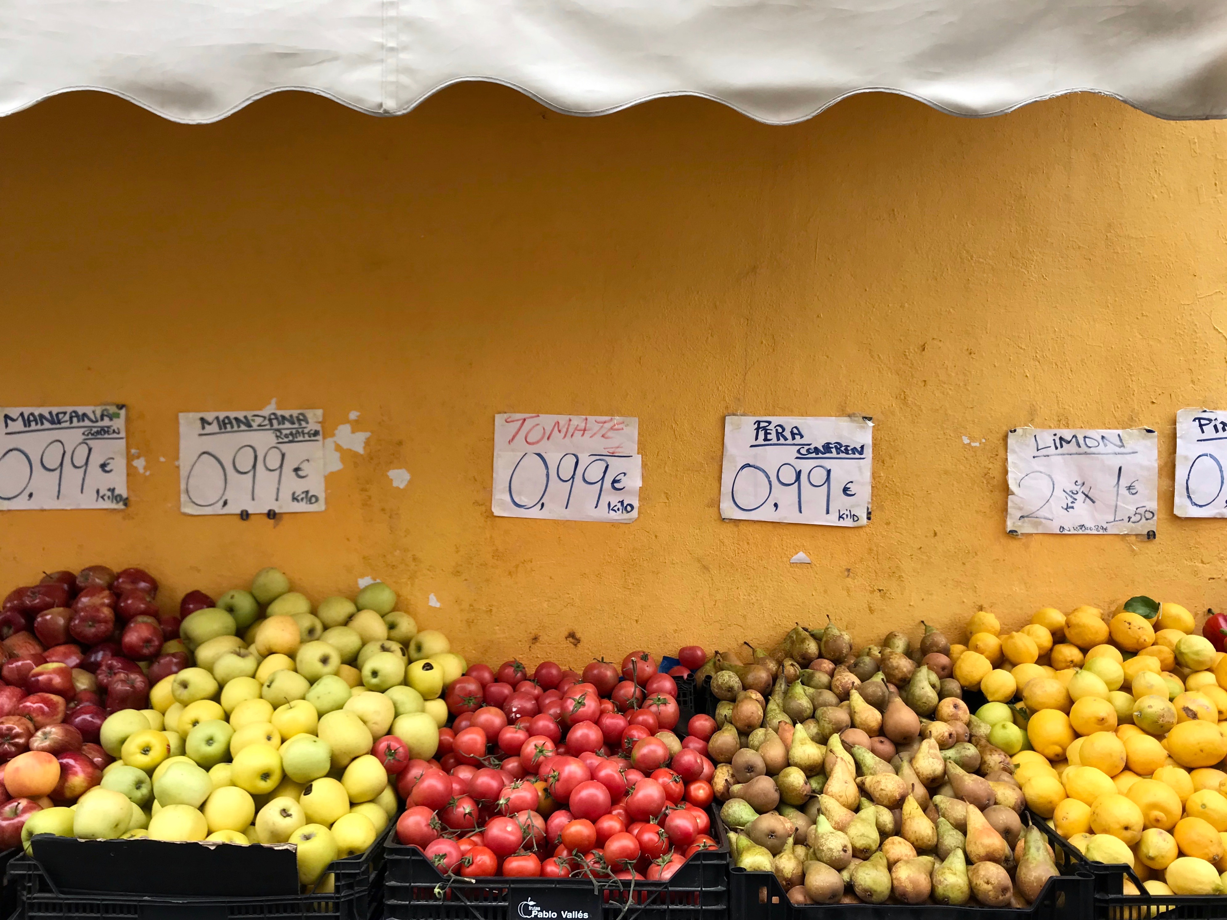 Fruit and vegetables at street stall 