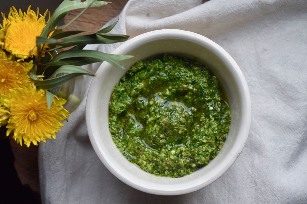 homemade green wild garlic pesto 